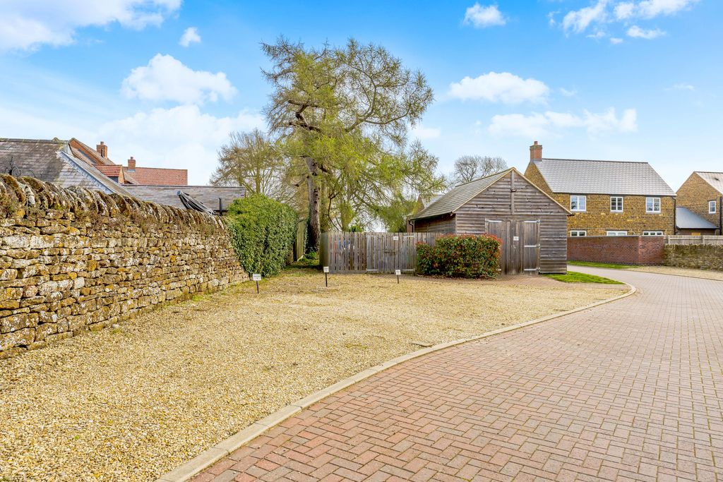 Meadow Drive Middleton Cheney